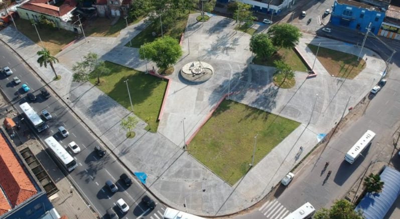 Praça Doutor Napoleão Laurenao