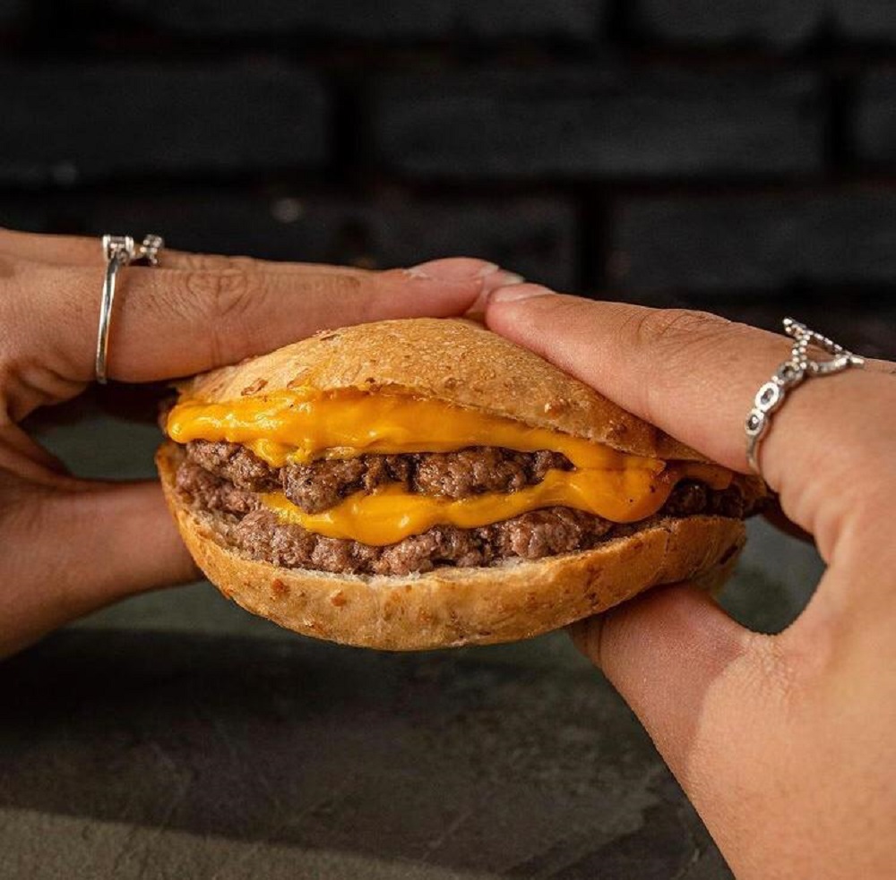 The Cheeseburguer Factory Bancários