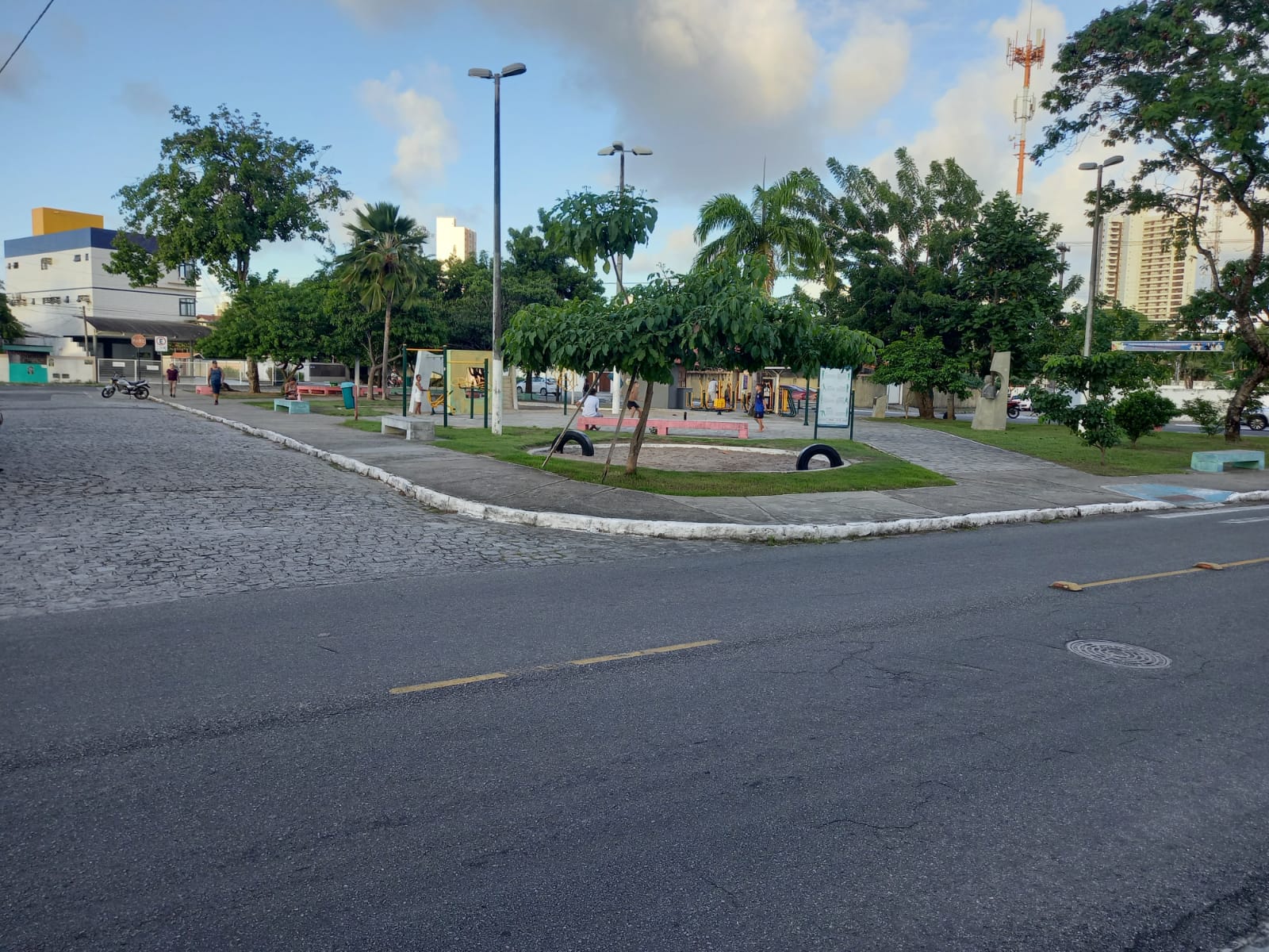 Praça Assis Chateaubriand